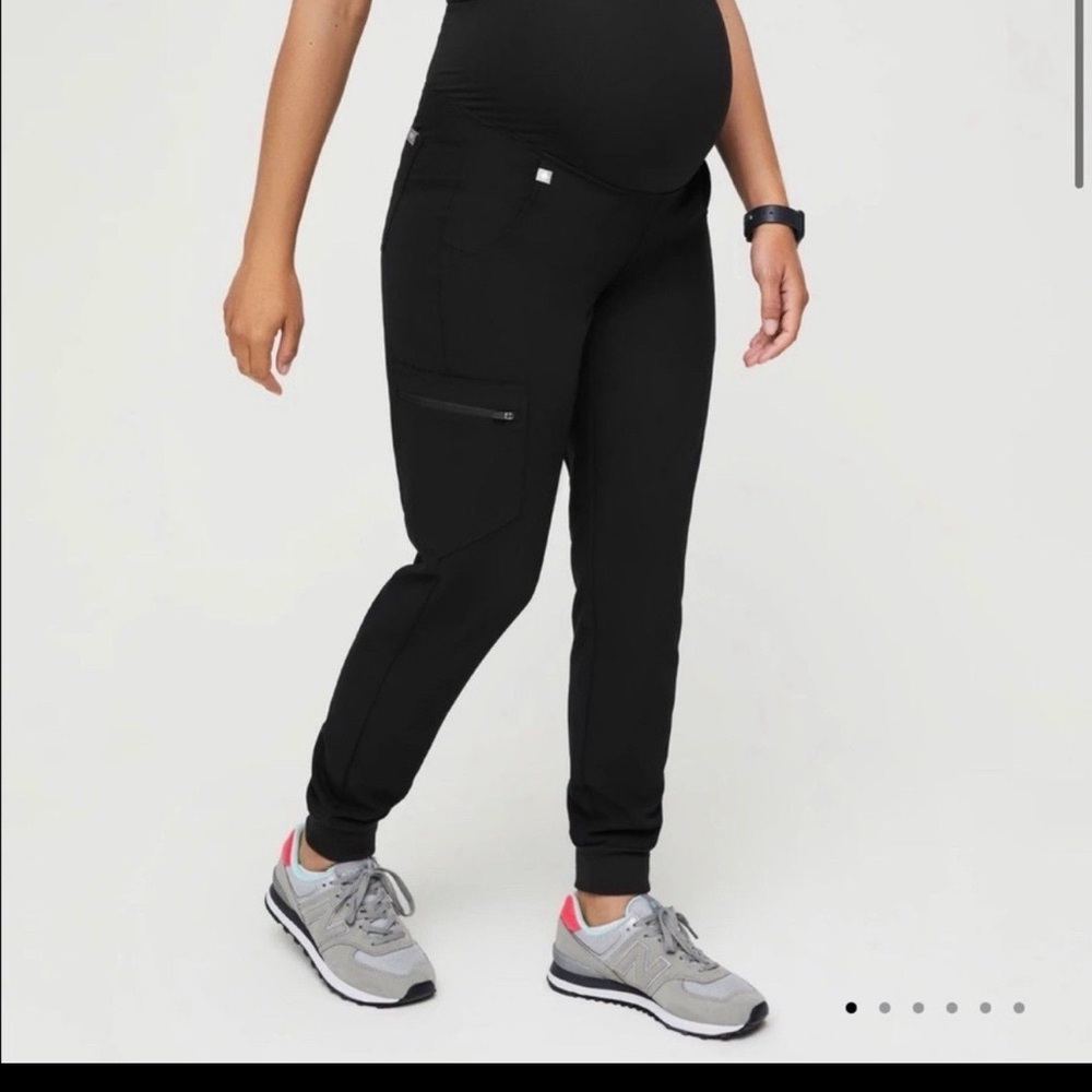 Figs maternity jogger scrub pants